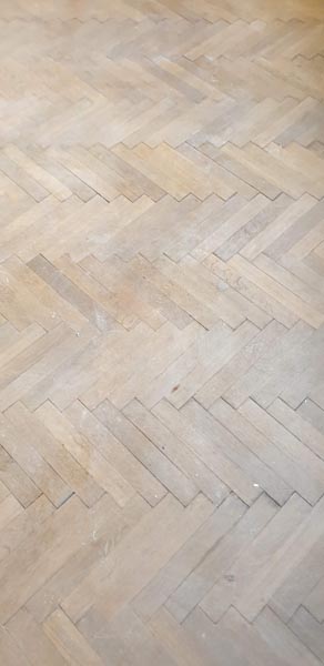 Parkety určené k renovaci